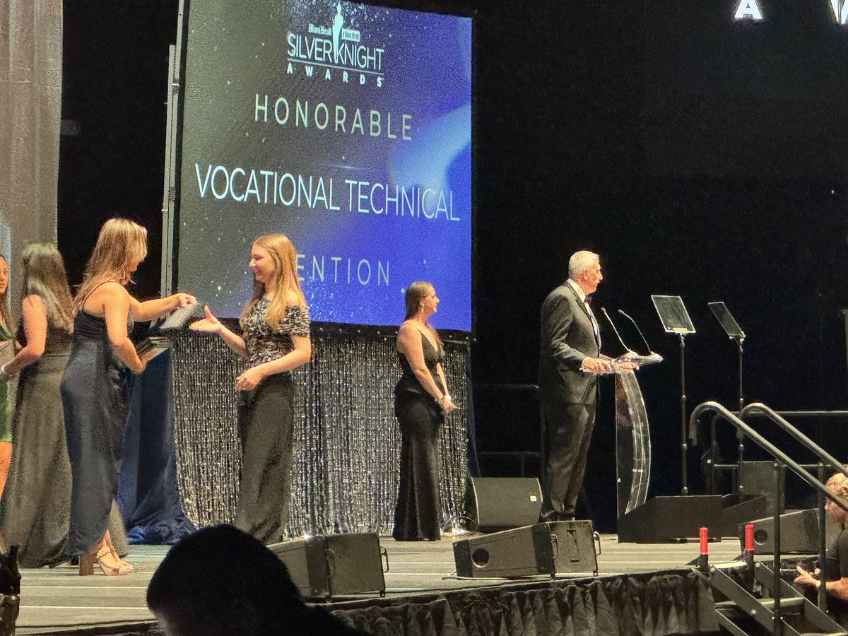 Congratulations Isabella Cielo on your Silver Knight Honorable Mention in Vocational/Technical!! <a href="/NBPSEagles/">North Broward Prep</a> <a href="/NAEducation/">Nord Anglia Education</a> @nbcao <a href="/iborganization/">International Baccalaureate</a> <a href="/MiamiHerald/">Miami Herald</a> #silverknight #miamiherald #mhsilverknight #silverselfie (not so selfie) Way to #RepThePrep 

Next up <a href="/USC/">USC</a>