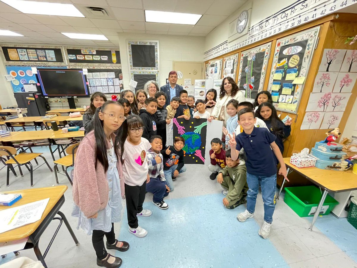 Today, I received a heartfelt gift from the Grade 5 students of PS 58 Q – The School of Heroes in Queens, New York.

As I interacted with these bright young minds on their amazing sustainability projects, they presented this powerful artwork made from recycled bottle caps—a