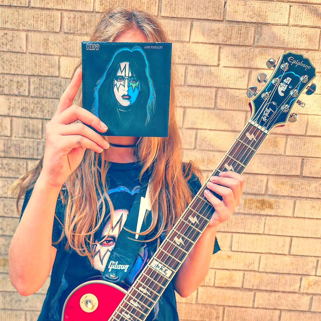 On-air worldwide now
KISS 1978

DJ Flower Power (age 10) + Dr. Rock (ancient wizard) spin rockin' tracks from the 4 KISS solo albums by Gene Simmons, Ace Frehley + Paul Stanley (with a tiny bit of Peter Criss)

Listen now
WIIT 88.9 FM Chicago

Stream 🌍
radio.garden/listen/wiit-fm…
