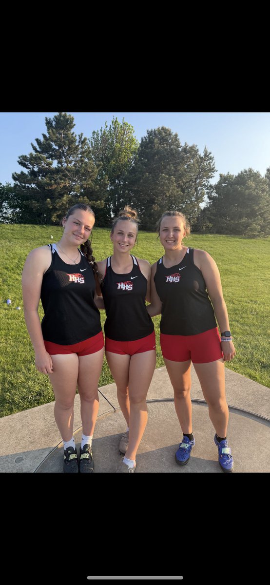 Throws with a nice night! Three state qualifiers! Sienna qualifies in Disc and Elaina and Bri qualify at Shot!