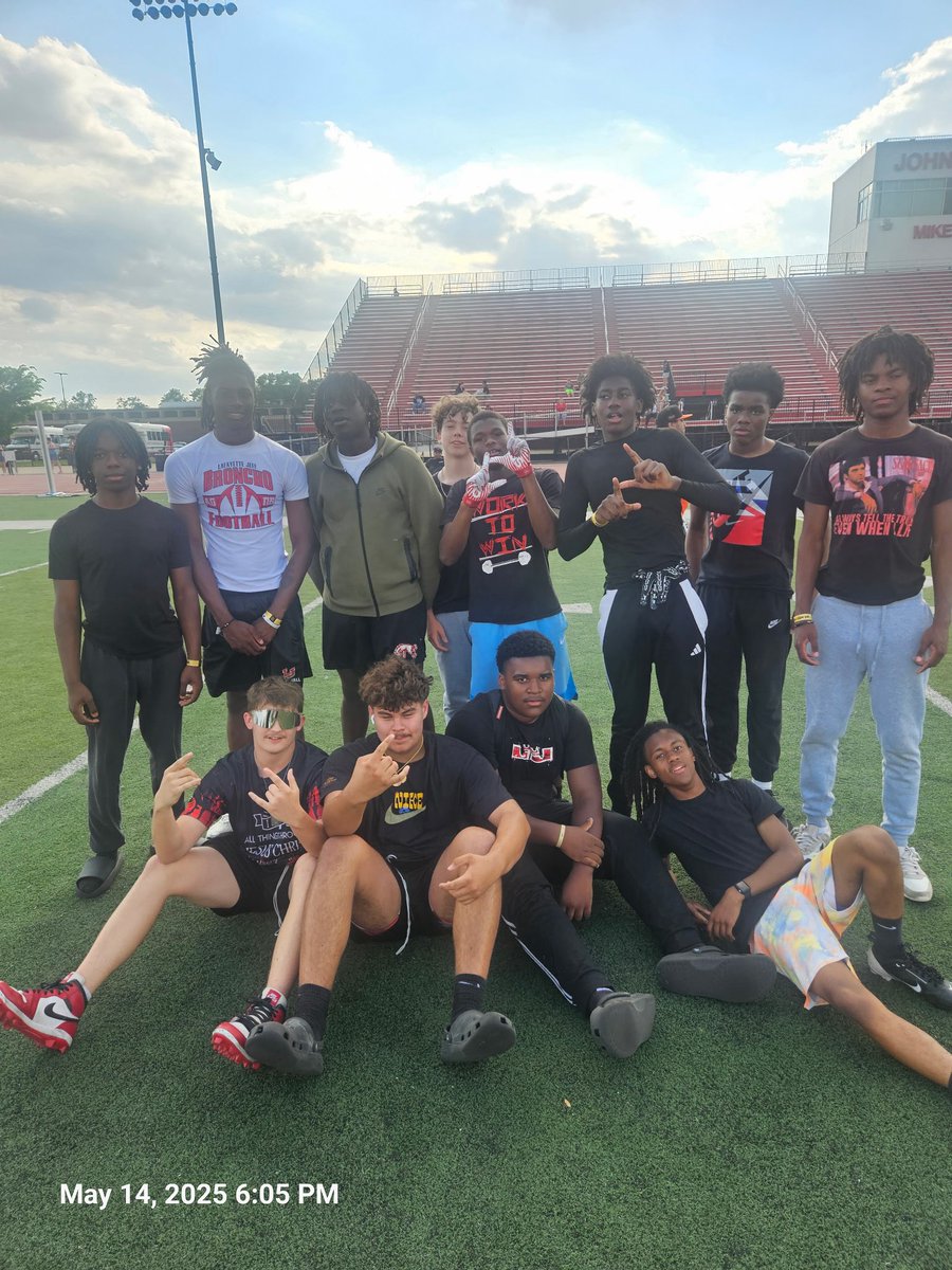 Lafayette Jeff Football (@ljbronchofb) on Twitter photo Shout out to these young men for helping Coach our youth at tonight’s <a href="/Lafayette56ers/">Lafayette 56ers Inc.</a> free youth camp. Back at it tomorrow from 6pm-7:30pm! #AGNB #WTW Shout out to these young men for helping Coach our youth at tonight’s <a href="/Lafayette56ers/">Lafayette 56ers Inc.</a> free youth camp. Back at it tomorrow from 6pm-7:30pm! #AGNB #WTW