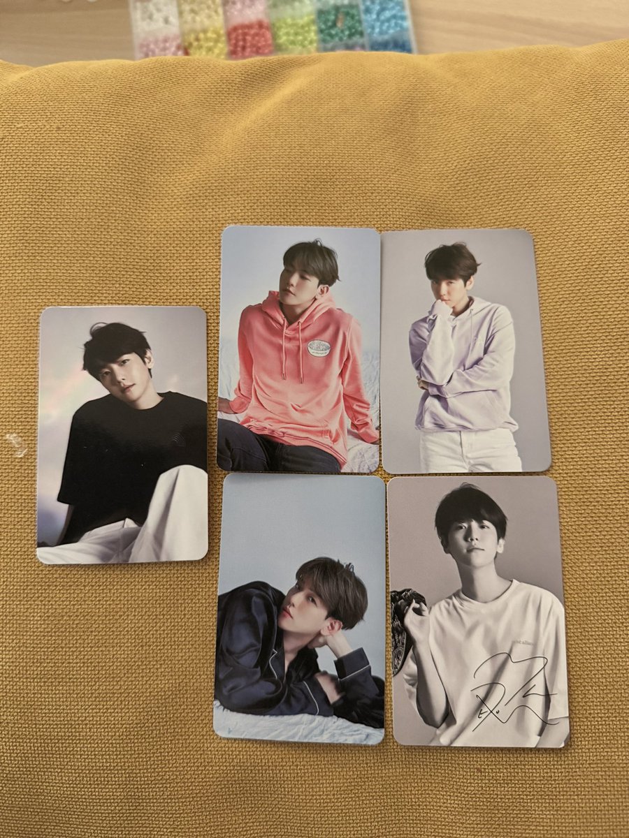 venda__'s tweet photo. Came out with photocards!!! https://t.co/o9HefiZk2u