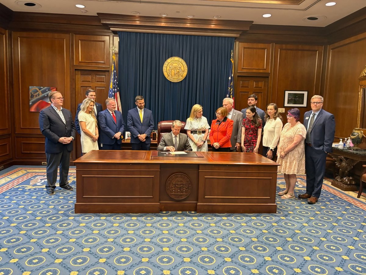 👏 Congrats GA PANS/PANDAS families! Today Governor Kemp signed SB5 into law effective Jan. 2026, mandating insurance coverage for PANS/PANDAS. Many thanks to the community for all your effort and to Sen. Scoggins, our champion. Time to celebrate! 🎉 #PANS #PANDAS #GASB5