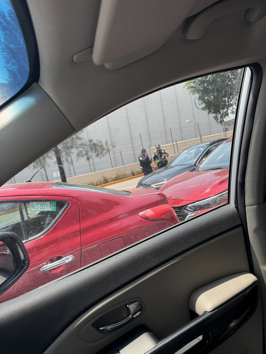 Chole dval tweet media