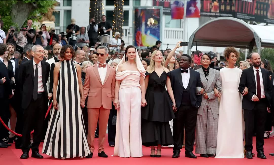 Laadli (@laadli_pf) on Twitter photo From #LaCineFondation to the Jury at <a href="/Festival_Cannes/">Festival de Cannes</a> —what a journey! Congratulations
<a href="/PayalKapadia86/">Payal Kapadia</a> on becoming the 1st ever vvvvIndian woman filmmaker on the #Cannes jury, joining global greats like <a href="/JulietteBinoche/">Juliette Binoche</a>, <a href="/halleberry/">Halle Berry</a> & <a href="/SeanTadhg/">Hong Sang Soo Official</a>
From #AfternoonClouds (2017) to From #LaCineFondation to the Jury at <a href="/Festival_Cannes/">Festival de Cannes</a> —what a journey! Congratulations
<a href="/PayalKapadia86/">Payal Kapadia</a> on becoming the 1st ever vvvvIndian woman filmmaker on the #Cannes jury, joining global greats like <a href="/JulietteBinoche/">Juliette Binoche</a>, <a href="/halleberry/">Halle Berry</a> & <a href="/SeanTadhg/">Hong Sang Soo Official</a>
From #AfternoonClouds (2017) to