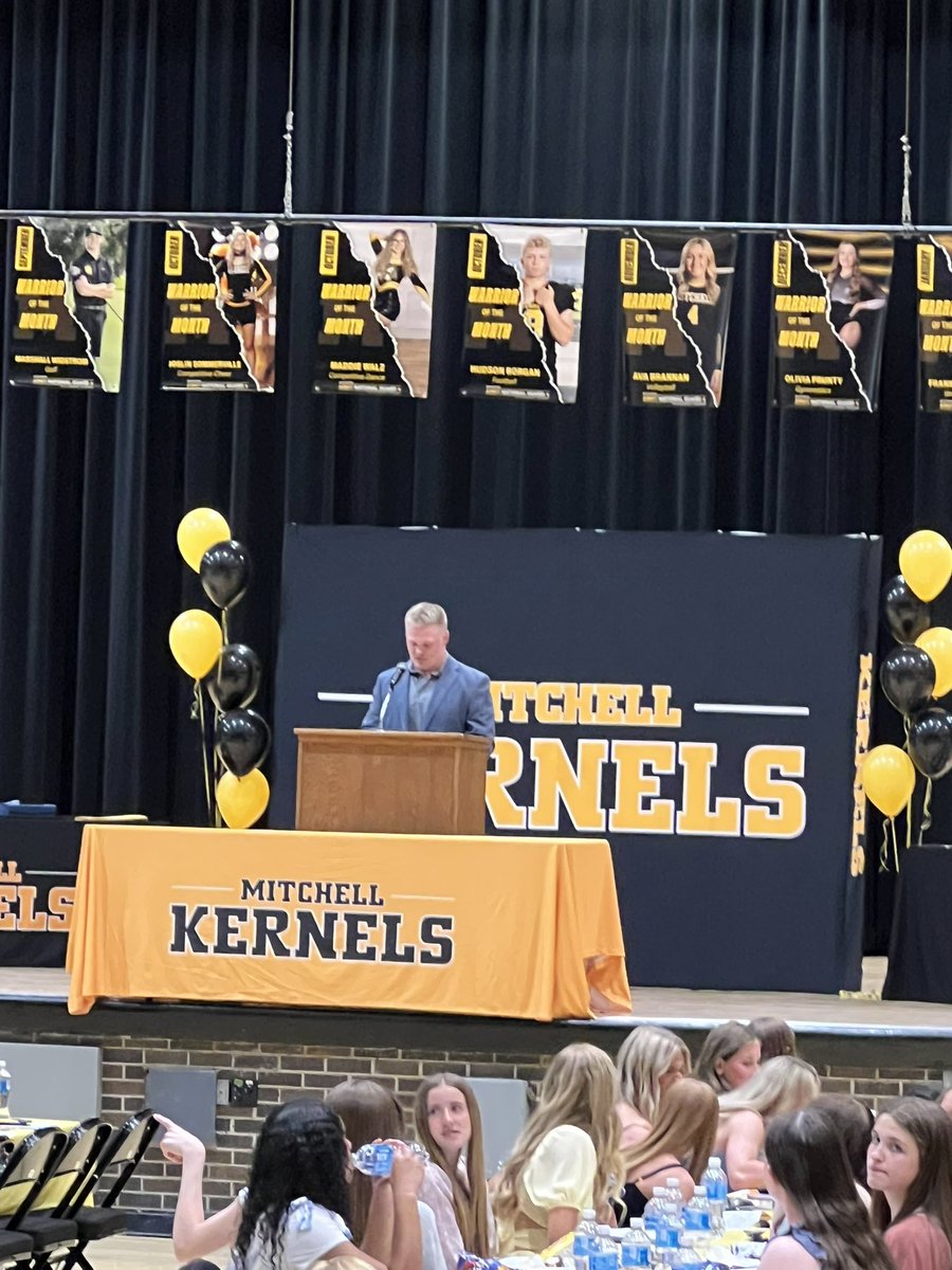 Chris Bessler (@besslerchris) on Twitter photo Tremendous job Joe VanOverschelde <a href="/JoeVanO44/">Joe Van Overschelde</a> as the 2024/2025 Mitchell High School Athletic Banquet Guest Speaker. Great message, great delivery. <a href="/dwtigerfootball/">DWU Football</a> Tremendous job Joe VanOverschelde <a href="/JoeVanO44/">Joe Van Overschelde</a> as the 2024/2025 Mitchell High School Athletic Banquet Guest Speaker. Great message, great delivery. <a href="/dwtigerfootball/">DWU Football</a>