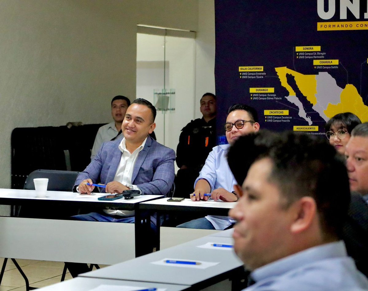 Lic_omar_hm's tweet image. Hacer las cosas siempre con una sonrisa. 🫡

#ElPoderRegresaAlPueblo #UruapanIndependiente #CarlosManzo #CombateALaCorrupción