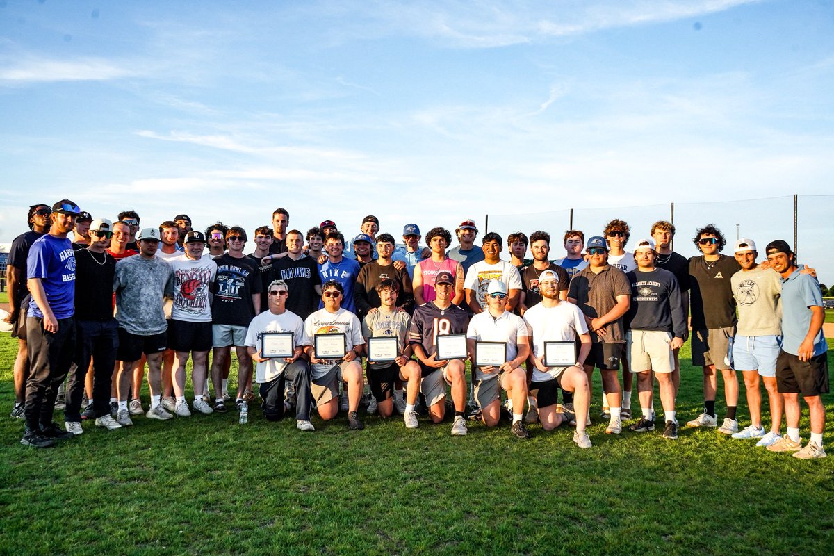 Last night we honored our 2025 record setting team. 36-15, the most wins in program history. Setting the standard for the future. 

Team MVP- Nick Drtina 
OPOY- Spencer Geake
DPOY- Connor Kave
POY- Ethan Dorka
MIP- Cam King
Tommy Jusi Award- Ryan Anderson 

#Unwritten