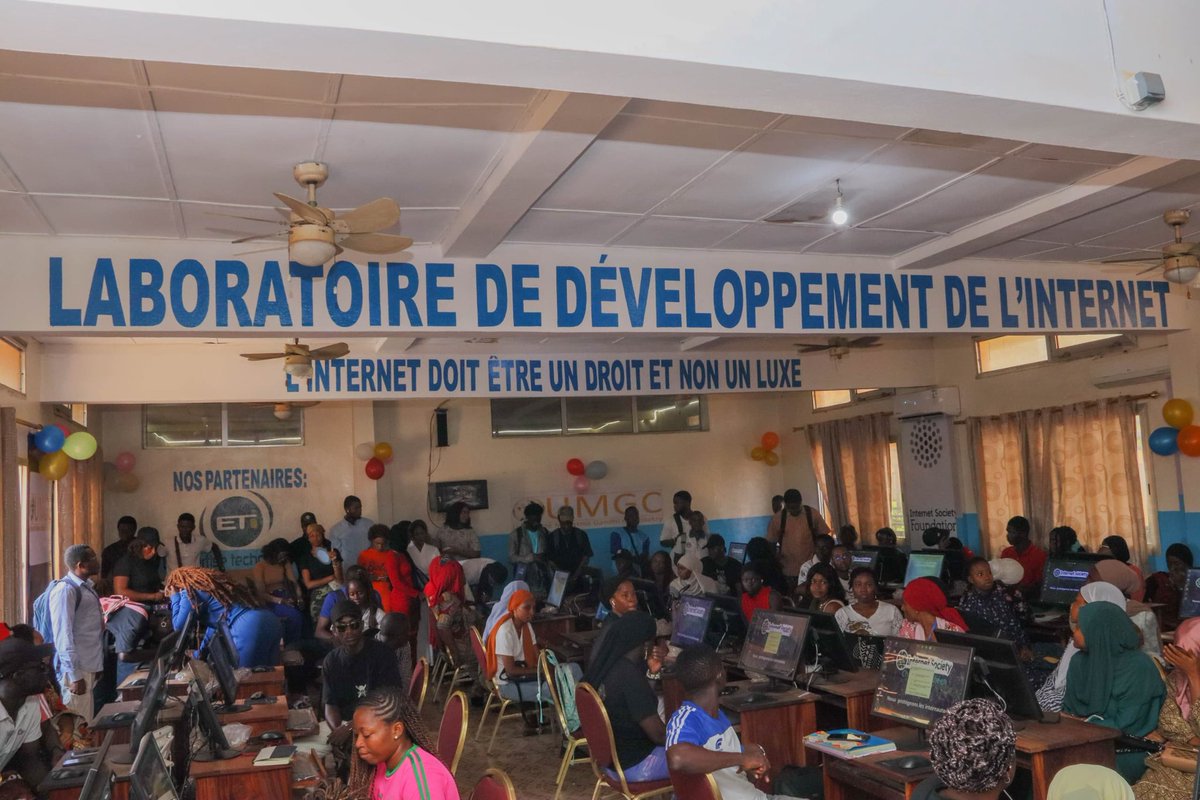 Inauguration réussie !
Le Chapitre Guinéen de l’Internet Society ouvre son Laboratoire de Développement de l’Internet à Conakry.
45 postes équipés, matériels de réseautique, sessions pratiques.

Objectif : former, innover, connecter la Guinée au futur numérique.
À suivre...