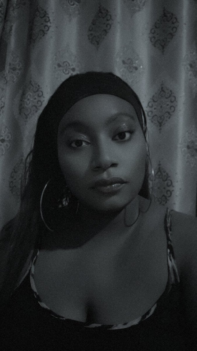 Black balloons!!!!
It's World Princess Moody Day!!!!
On year older and badder!🖤🦋✨️