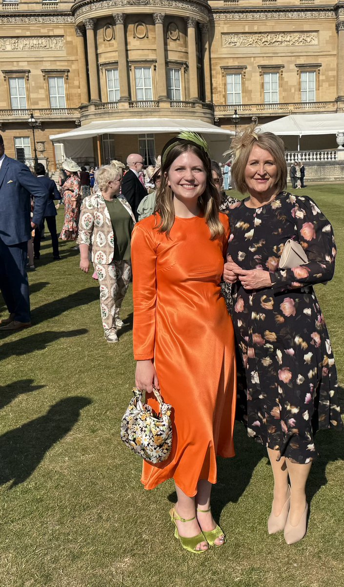 Anne Longfield (@annelongfield) on Twitter photo Lots of sun and smiles at a fantastic garden party #BuckinghamPalace yesterday afternoon to recognise the important work of those in education. Lovely to see so many of our great partners <a href="/CfYoungLives/">Centre for Young Lives</a> <a href="/ConnieMuttock/">Connie Muttock</a>. Lots of sun and smiles at a fantastic garden party #BuckinghamPalace yesterday afternoon to recognise the important work of those in education. Lovely to see so many of our great partners <a href="/CfYoungLives/">Centre for Young Lives</a> <a href="/ConnieMuttock/">Connie Muttock</a>.
