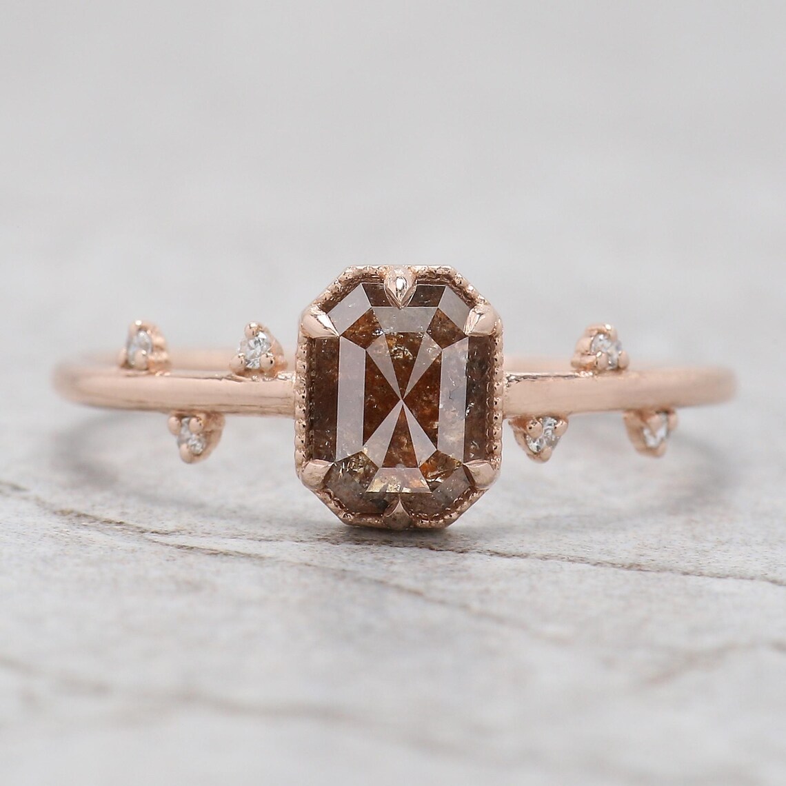 FDJewels's tweet image. Emerald Cut Brown Color Diamond Ring 0.79 Ct 6.18 MM Emerald Shape Diamond Ring 14K Rose Gold Silver Engagement Ring Gift For Her QL652

ETSY : etsy.com/in-en/listing/…

#EmeraldCutDiamond #BrownDiamondRing #EmeraldShapeRing #14KGoldRing #RoseGoldRing #SilverRingStyle