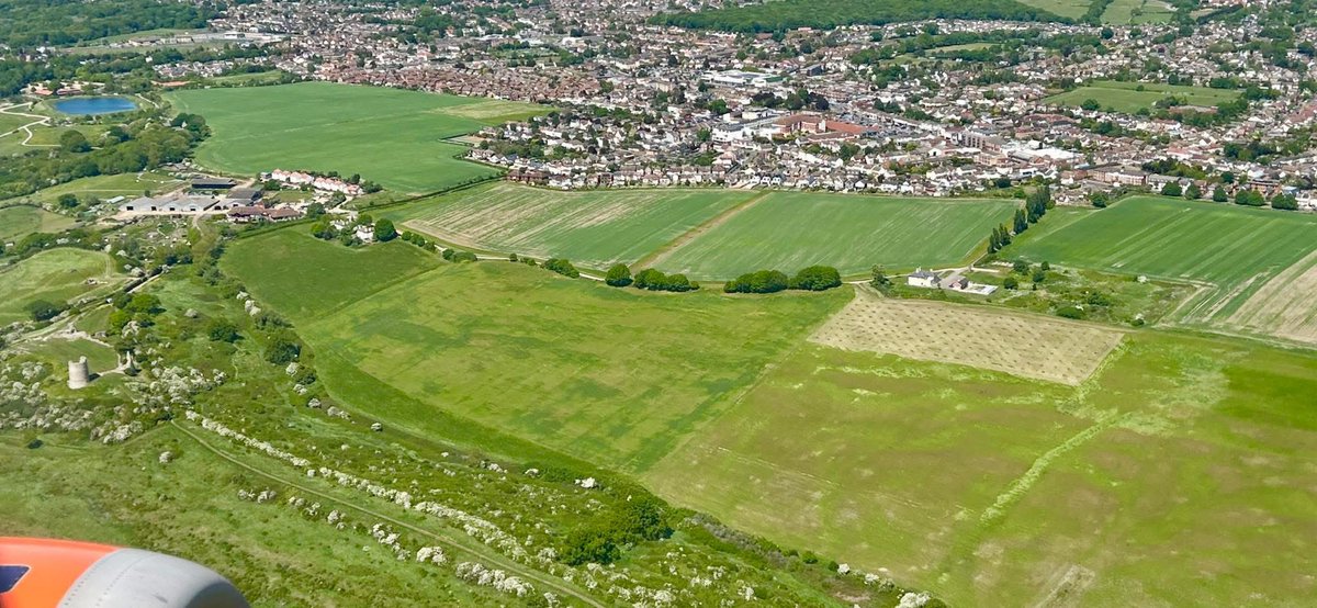 SAVE HADLEIGH FARMLAND ๐๐๐ (@shf_campaign) on Twitter photo โA picture speaks a thousand wordsโ ๐ธโค๏ธ
Stunning plane view over Hadleigh Farmland when landing at <a href="/SouthendAirport/">London Southend Airport</a> It says it all really. Why would you build on this site. The <a href="/salvationarmyuk/">The Salvation Army</a> and our <a href="/CastlePointBC/">Castle Point Borough Council</a> Councillors think it has potential. Shame on you ๐๐คฆ๐ป๐คฌ โA picture speaks a thousand wordsโ ๐ธโค๏ธ
Stunning plane view over Hadleigh Farmland when landing at <a href="/SouthendAirport/">London Southend Airport</a> It says it all really. Why would you build on this site. The <a href="/salvationarmyuk/">The Salvation Army</a> and our <a href="/CastlePointBC/">Castle Point Borough Council</a> Councillors think it has potential. Shame on you ๐๐คฆ๐ป๐คฌ