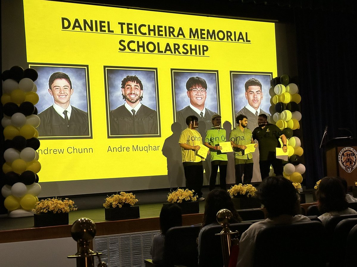 LHSSpartansFB's tweet image. This evening, Coach Teicheira awarded 4 very deserving student athletes the Daniel Teicheira Memorial Foundation scholarship. Congrats to the recipients!
(L to R: Andrew Chunn, John Ocsana, Coach Teicheira, & Andre Muqhar. Not pictured: Jose Rodriguez)