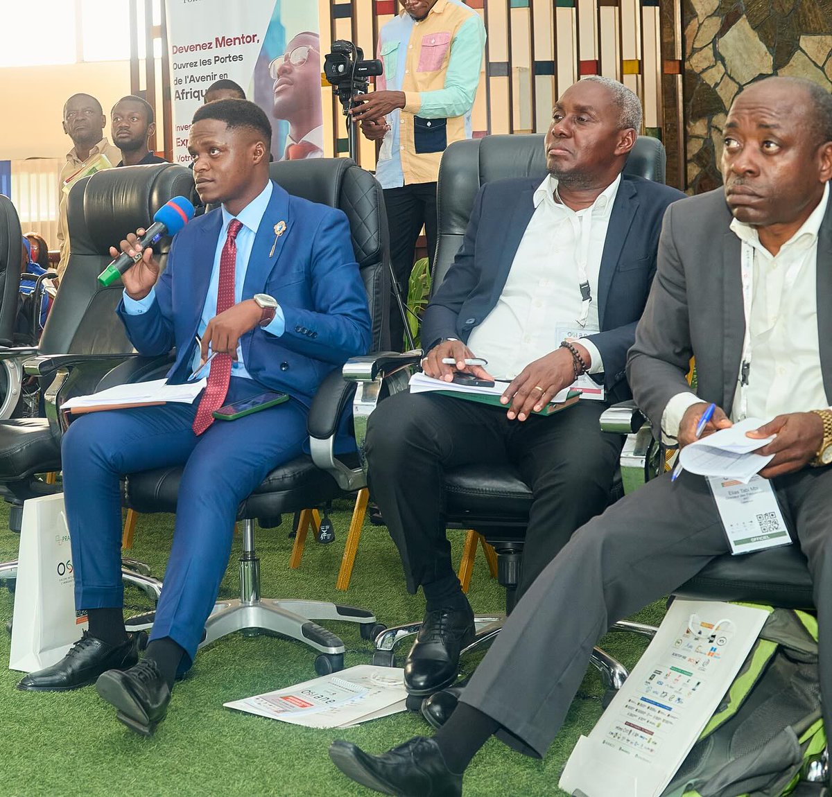 OsianeCg's tweet photo. Revivez en images les pitchs de nos startups innovantes, finalistes du Challenge Startup Bassin du Congo (VISO).
La grande finale arrive… restez connectés !
#OSIANE2025 #Bongwana #SalonTech #InnovationAfricaine https://t.co/rJ7hMf3Qs2