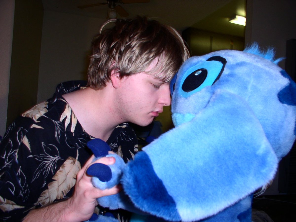 one of the big saving graces of deviantart is that with enough perseverance you get to see photos people uploaded twenty years ago