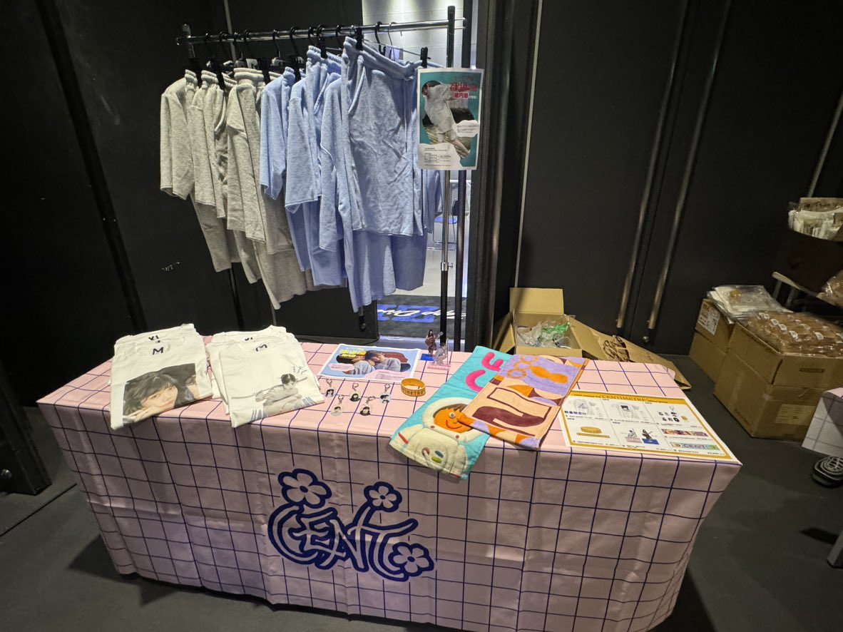 LIVE】 ＼まもなくグッズ販売＆FCブースOPEN／ 今回もグッズのTシャツ