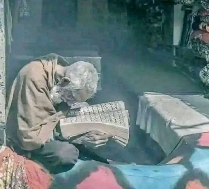 سبحان الله😘

په حقیقت کې دوې مالدار دې 👍

یو❤ زړه به څه ام بې وي