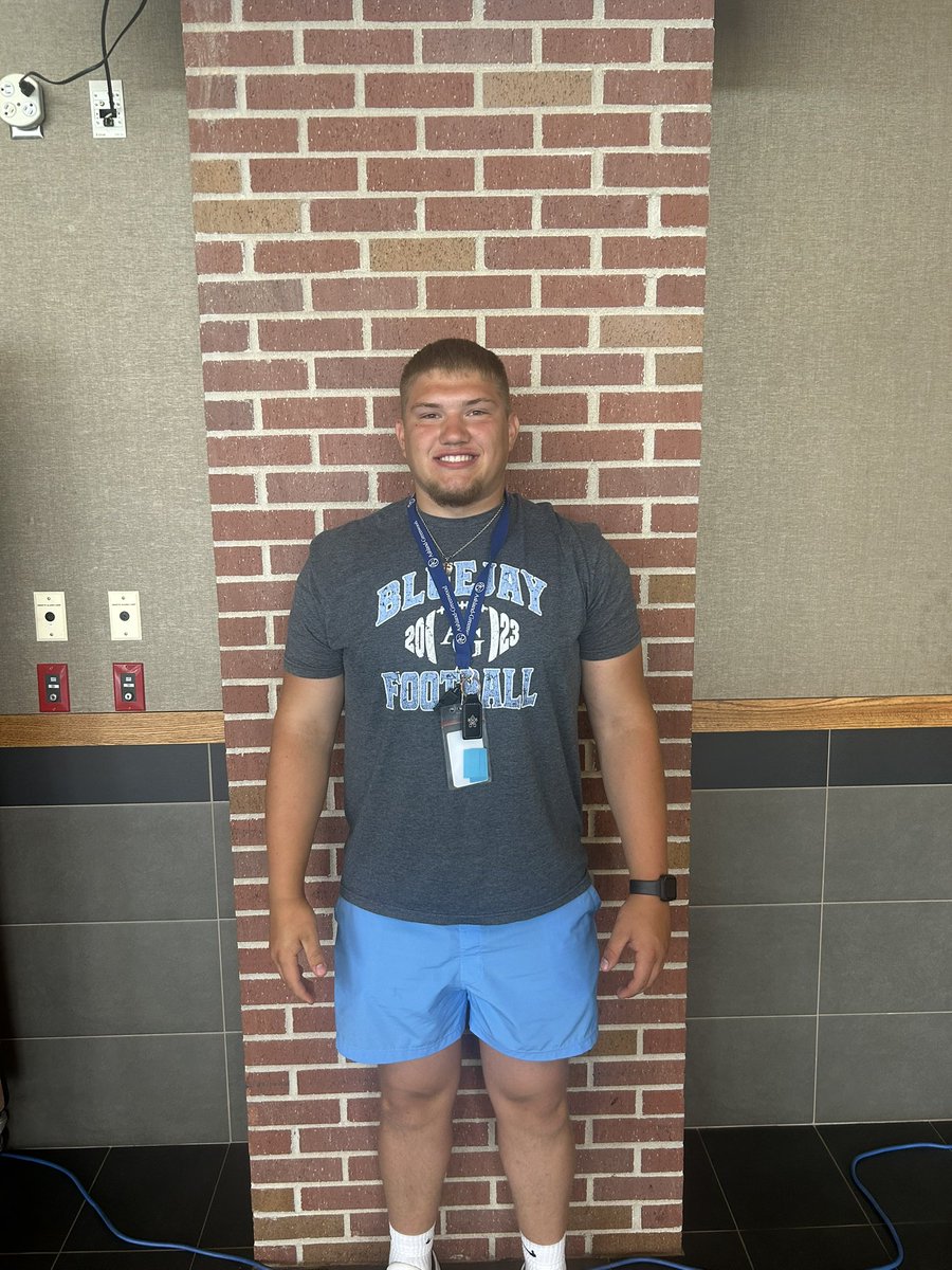 TICKET PUNCHED!!
Landon Sobota qualifies in the shot put with his PR throw of 49-11 1/2. #burkebound. Congrats Landon