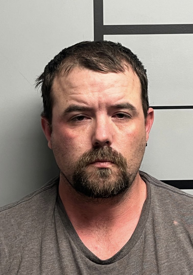 SeeRacists's tweet photo. ‼️Couple arrested for DRUGGING and R*PING girl for 3 years 

📍Arkansas https://t.co/mb4FJ8nOlN
