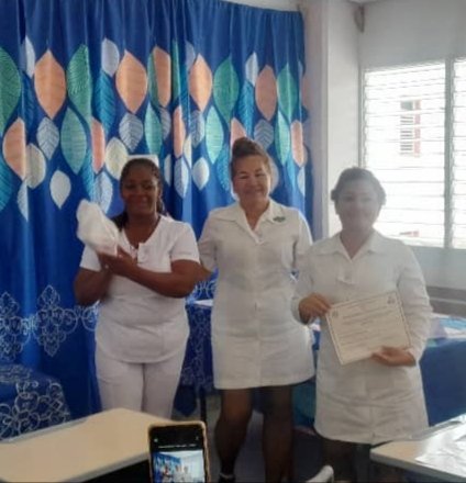 Otorgamiento de premios a trabajos destacados en jornada científica. Hospital Psiquiátrico Holguín.
#CubaPorLaVida