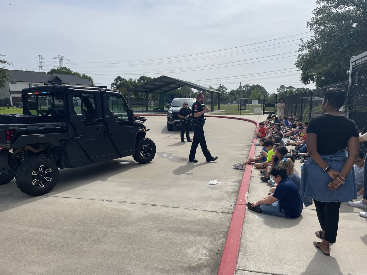 Chelsea Taylor (@chelsealtaylor_) on Twitter photo Thank you to Meadows Place Police for a great presentation!! <a href="/ME_Mustangs/">Meadows Elementary</a> #CareerDay Thank you to Meadows Place Police for a great presentation!! <a href="/ME_Mustangs/">Meadows Elementary</a> #CareerDay