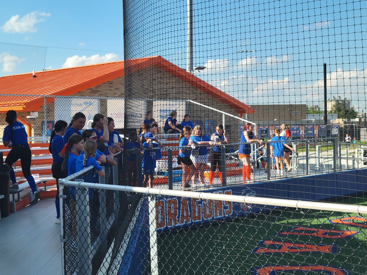 Our Lil Sis pizza party was so much fun! Thanks to everyone who participated in the program again this year, I think the big girls enjoyed it as much as the Lil ones🧡💙
Thanks to Domino's Pizza Sellersburg!
