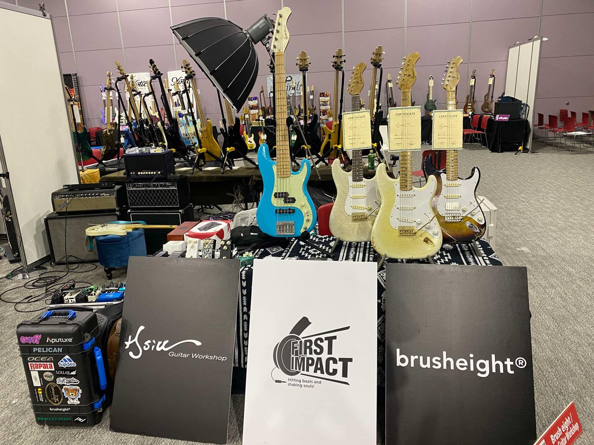 hiroyamada_jp's tweet photo. 🔥🔥🔥
SHINYA NAGAHAMA
w/ stilblu
&
KEIPHER BEATS
w/ Hsiu Guitar Workshop
Sound Messe in OSAKA 2025
at Brush Eight booth
この二人のセッションは熱かった🤙
Hsiu Guitar(シューギター)のSTタイプ2本を買付!🔜近日入荷します🔥
#stilblu #HsiuGuitarWorkshop
#BlueGuitars #BrushEight https://t.co/VCAuAyRdY6