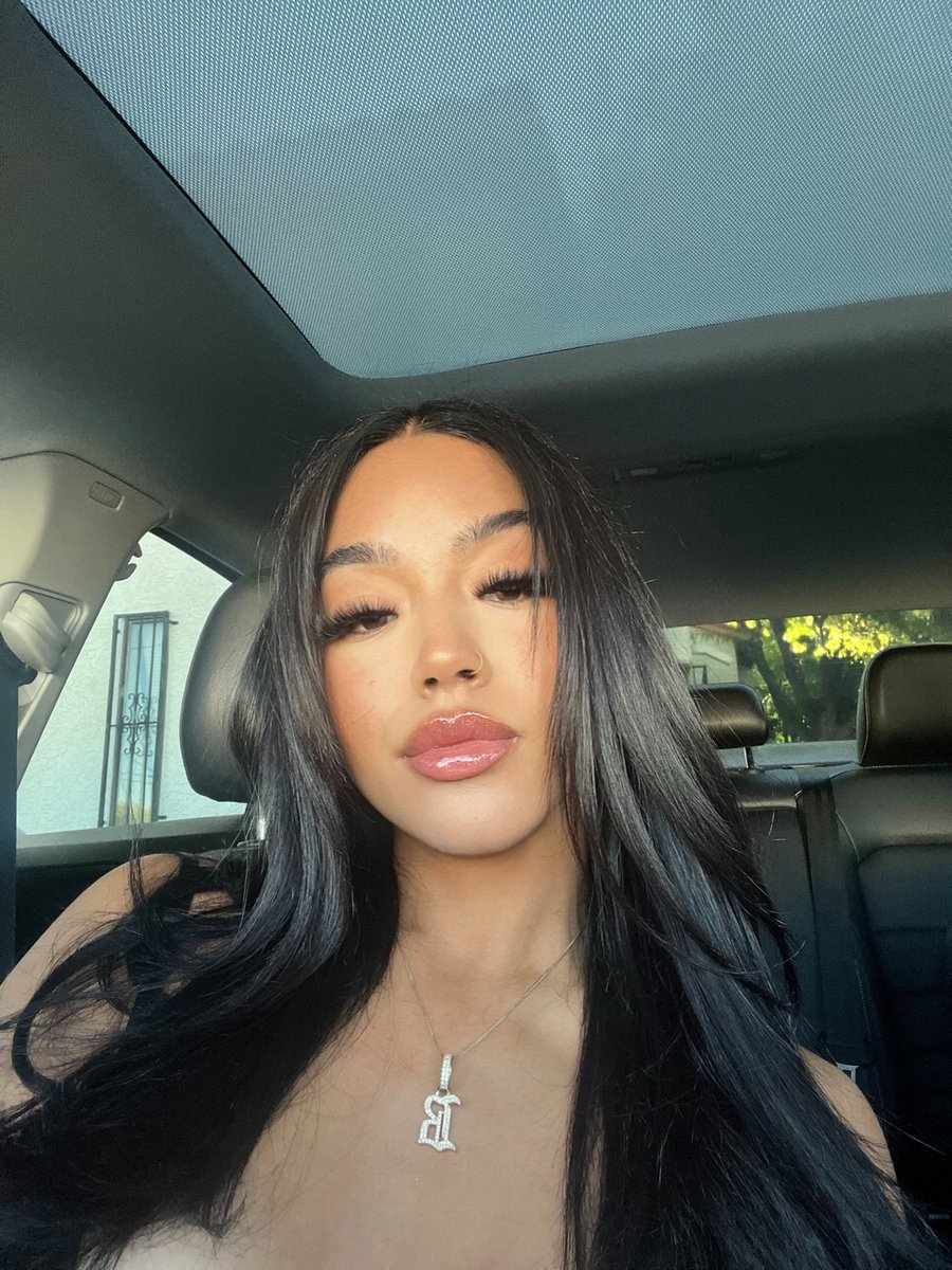 B3y_boo's tweet photo. Spend it on me 🎙️💰 https://t.co/7T2WBtM297