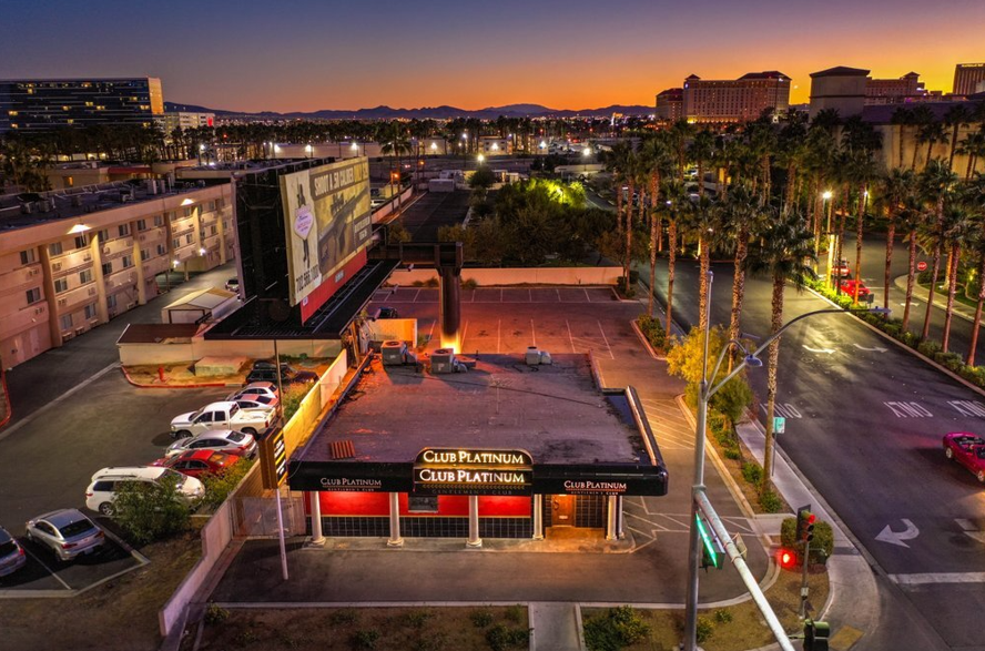 Chris Holmes tweet media