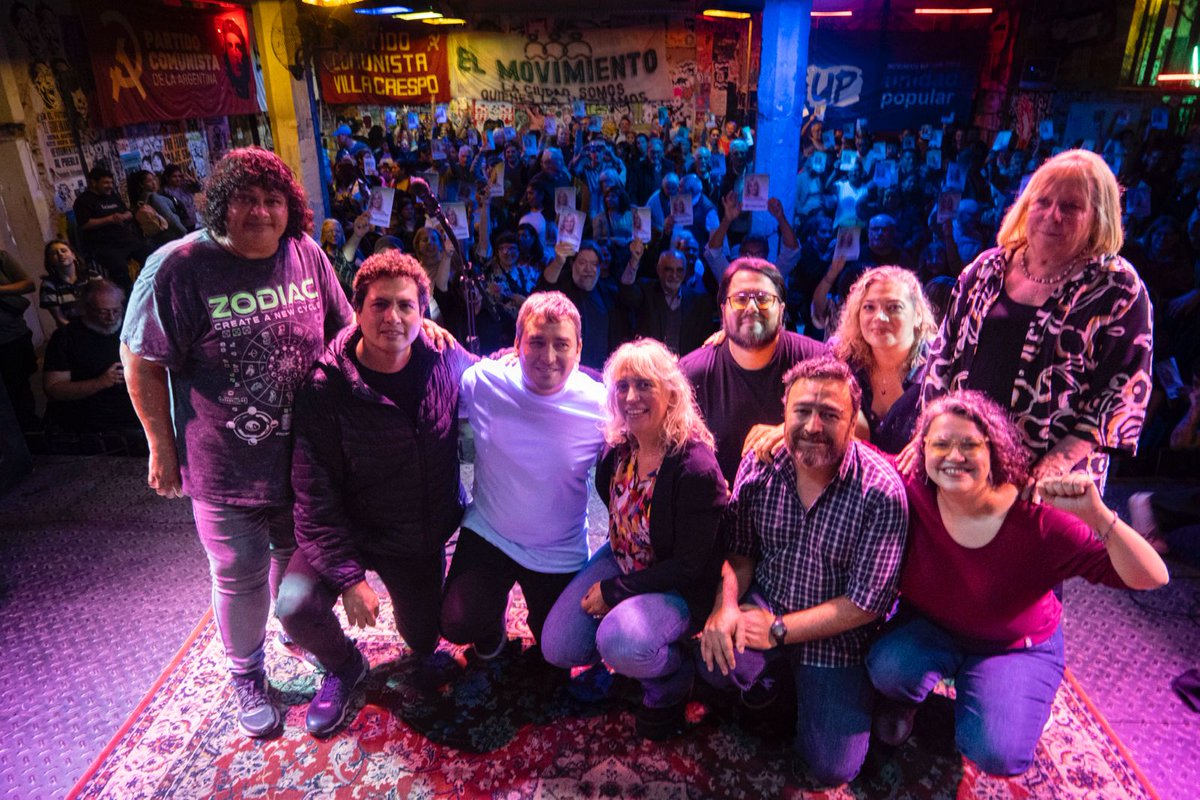 CIERRE CAMPAÑA DE CONFLUENCIA 
Hoy cerramos una campaña maravillosa en la ciudad! Y si bien hay 17 listas, hay una única opción: CONFLUENCIA. Porque tenemos claro que el saqueo de los poderosos y el posibilismo y la complicidad de los opositores es lo que nos trajo hasta acá.