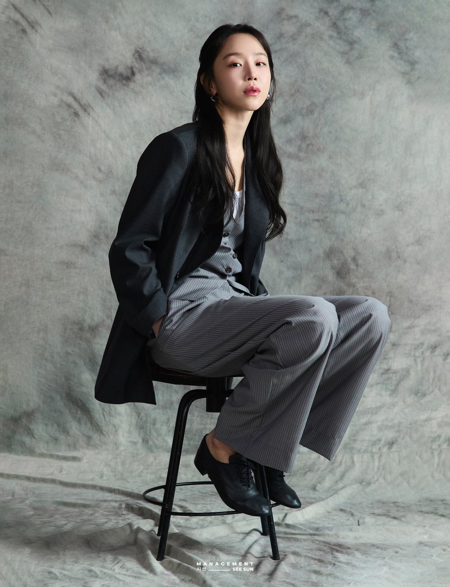 [SHIN HAE SUN]

신혜선 X 매니지먼트 시선

#신혜선 #ShinHaeSun