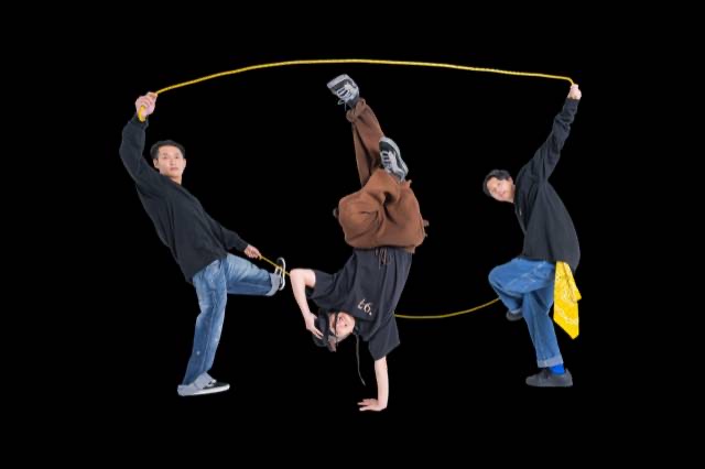 【6/28(土)・29(日)＠茅ヶ崎駅近・入場無料】
世界1位＆2位の実力派！’97 DOUBLEDUTCH TEAMが登場🔥
圧巻の縄さばき×ブレイクダンス×笑いのトークで魅せます！
#茅ヶ崎 #ダブルダッチ #大道芸 #ブレイクダンス