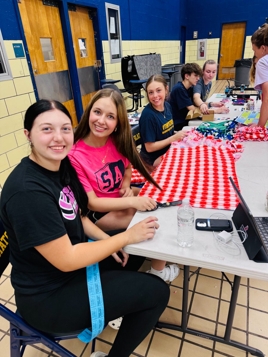 Anna V. Blake tweet media