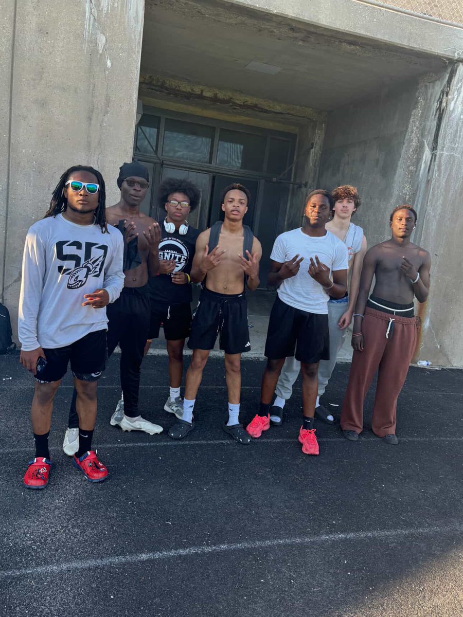 Revion Herron (@revionszn) on Twitter photo Great work today with athletes all from Rufus king <a href="/SimoCarterJr4/">Simonique Carter Jr</a> <a href="/pereonsmith41/">Pereon Smith</a> <a href="/26TylerScott/">Tyler Scott</a> <a href="/Tylerslife39/">Tyler</a> <a href="/mikeT_5/">Michael Thornton</a> and Odin and Xavier Great work today with athletes all from Rufus king <a href="/SimoCarterJr4/">Simonique Carter Jr</a> <a href="/pereonsmith41/">Pereon Smith</a> <a href="/26TylerScott/">Tyler Scott</a> <a href="/Tylerslife39/">Tyler</a> <a href="/mikeT_5/">Michael Thornton</a> and Odin and Xavier