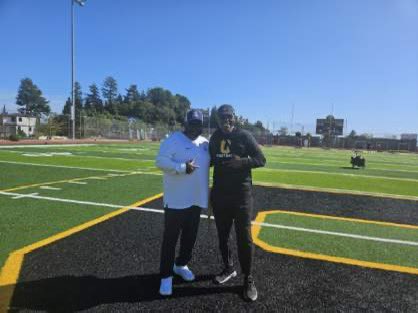 Hardy Nickerson (@hardynickerson) on Twitter photo Great having “Mr President” aka <a href="/RealCoachCarter/">Alonzo “Zo” Carter</a> pull up on us today! Police escort, light flashing 🚔🚨had to shut down our spring practice! Thank you for pulling up on the “O”! #ODowdFootball <a href="/ArizonaFBall/">Arizona Football</a> Great having “Mr President” aka <a href="/RealCoachCarter/">Alonzo “Zo” Carter</a> pull up on us today! Police escort, light flashing 🚔🚨had to shut down our spring practice! Thank you for pulling up on the “O”! #ODowdFootball <a href="/ArizonaFBall/">Arizona Football</a>