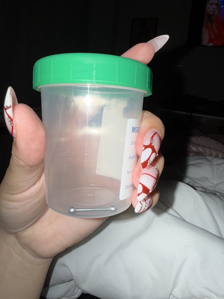 thr0at_g0at__'s tweet image. an angel lost it’s wing 😢