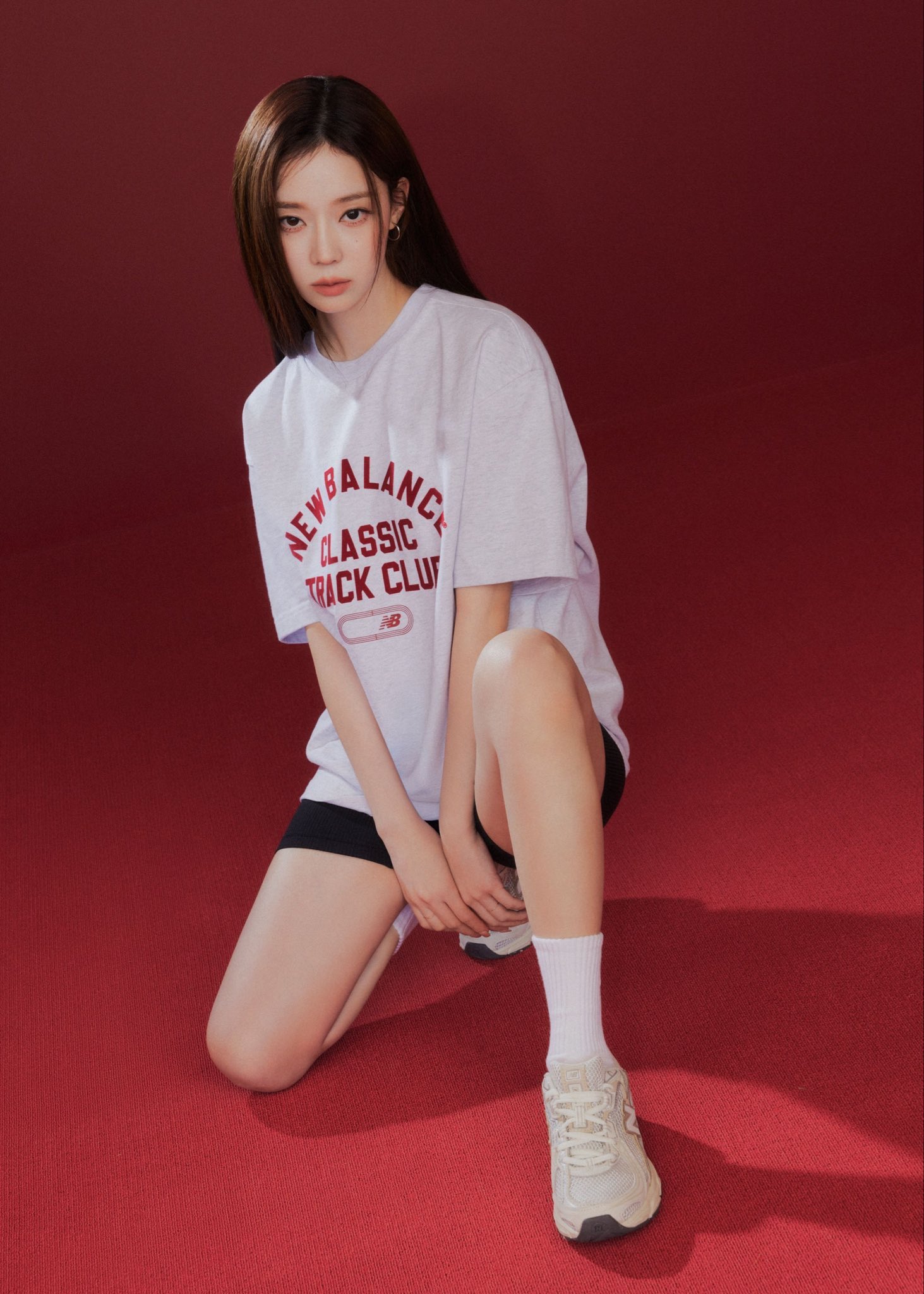 【NEW BALANCE】★COLLEGE CLUB UNISEX TEE★ウィンター着用★ ☆aespaウィンタ着用☆NEW BALANCE カレッジ クラブ 半袖Tシャツ