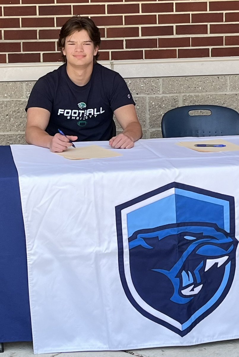 COACH KILEY & FHS FOOTBALL (@fhsfan) on Twitter photo Big day for these guys and FHS Football….Signing Day 💪
#weRFranklin
Stonehill
Endicott
WNE
<a href="/JulianRampino/">Julian Rampino</a>
<a href="/tirrell_will/">Will Tirrell</a>
<a href="/JackMurphy_58/">Jack Murphy</a> Big day for these guys and FHS Football….Signing Day 💪
#weRFranklin
Stonehill
Endicott
WNE
<a href="/JulianRampino/">Julian Rampino</a>
<a href="/tirrell_will/">Will Tirrell</a>
<a href="/JackMurphy_58/">Jack Murphy</a>