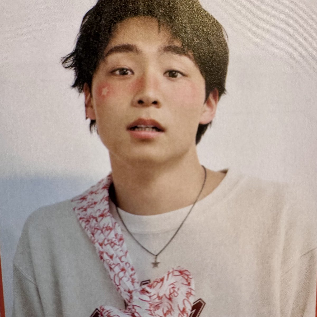 CHARCOAL_GREEN's tweet photo. -PRESS情報-
ファインボーイズ6月号にてWATWING(ワトウィン)の八村倫太郎(ハチムラリンタロウ)さんに、Atease、molliveのアイテムを着用いただいております。
素敵なスタイリングありがとうございました*
商品URLはブログにてご紹介しております!
https://t.co/pJTgtMEg6o　#八村倫太郎　#WATWING https://t.co/084v4CvQMz