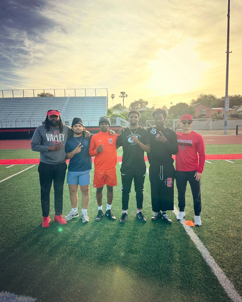 Always a pleasure when my guys I coached at Mater Dei come back to the Valley &amp; work out with me. We are the only team in San Diego history to win back to back state championships. The run we had was legendary. The memories and relationships will last forever. Proud of my guys‼️