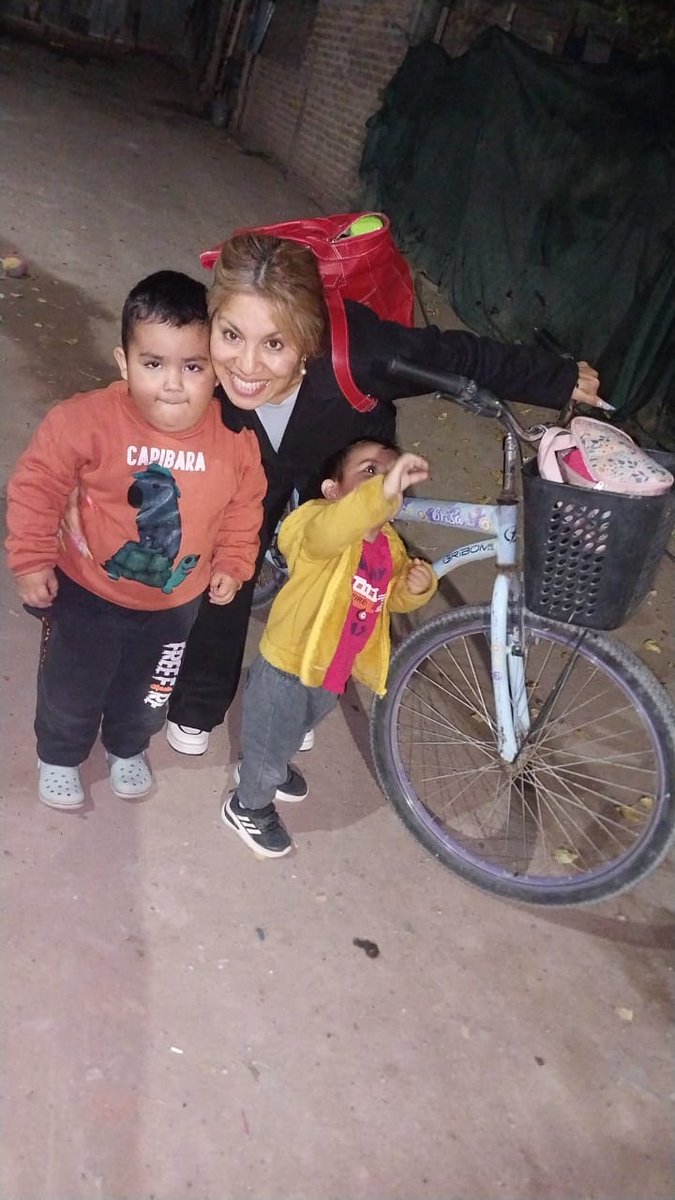 Ga29837363's tweet photo. Siendo tía de 2 hermosos pequeños https://t.co/h4AoEYNosH