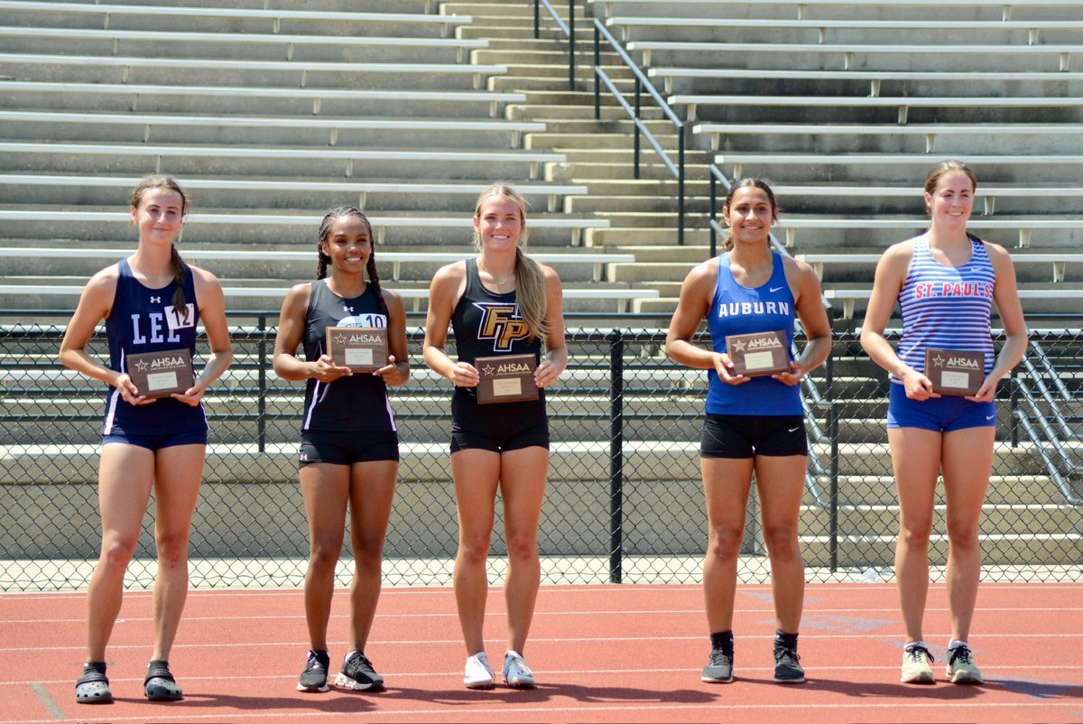 LydieVarnadore's tweet image. First heptathlon in the books! Competed with 61 girls in the @AHSAAUpdates 1A-7A state Heptathlon and finished 3rd with a score of 4240! 🥉