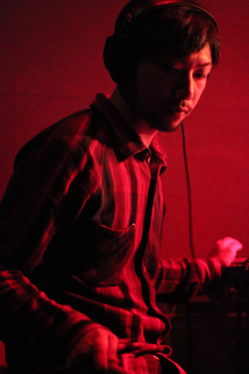 【作曲・青島主税のコメント】
楽曲の基本的な構成や展開を構築した後に、Kyokaさんとコライトしました。
Kyokaさんの凶悪な音が楽曲とマッチしています。後半からはベルリン感を堪能できます。
