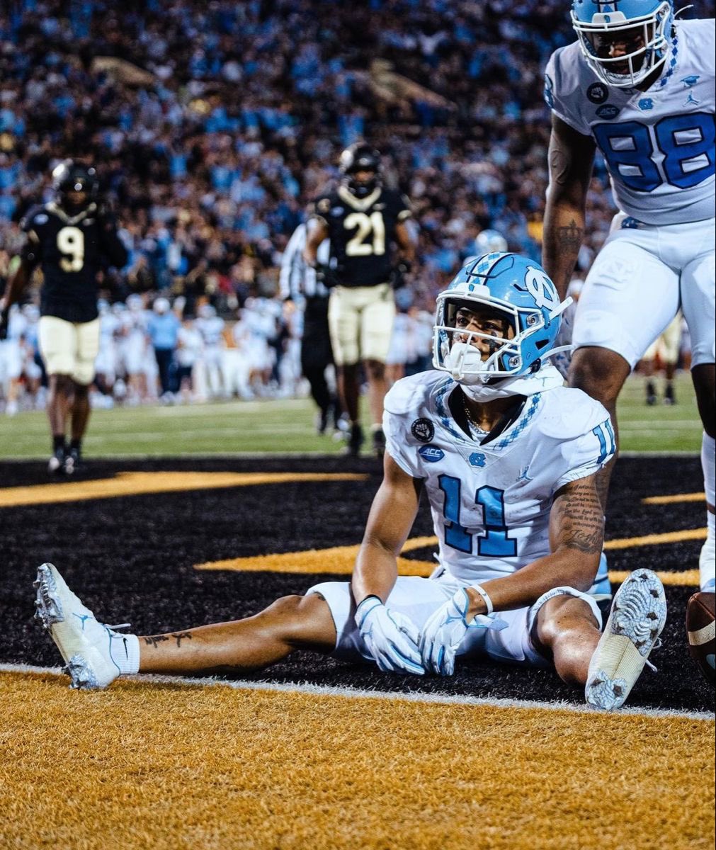 Keyon Yarber (@keyon4k) on Twitter photo After a great workout session this morning with <a href="/Ballhawk__8/">Armond Hawkins JR “Mondo”</a>, I am blessed to say that I have received an offer from the University Of North Carolina. <a href="/ArmondSr/">ArmondSr</a> <a href="/GregBiggins/">Greg Biggins</a> <a href="/BrandonHuffman/">Brandon Huffman</a> <a href="/OakHillsFootba1/">Oak Hills Football</a> <a href="/NickMonica63/">Coach Nick Monica 63</a> <a href="/coachmetty/">Coach Metzger</a> <a href="/adamgorney/">Adam Gorney</a> <a href="/BlairAngulo/">Blair Angulo</a> <a href="/COACHxCHEF/">COACHxCHEF (COACH DJ)</a> After a great workout session this morning with <a href="/Ballhawk__8/">Armond Hawkins JR “Mondo”</a>, I am blessed to say that I have received an offer from the University Of North Carolina. <a href="/ArmondSr/">ArmondSr</a> <a href="/GregBiggins/">Greg Biggins</a> <a href="/BrandonHuffman/">Brandon Huffman</a> <a href="/OakHillsFootba1/">Oak Hills Football</a> <a href="/NickMonica63/">Coach Nick Monica 63</a> <a href="/coachmetty/">Coach Metzger</a> <a href="/adamgorney/">Adam Gorney</a> <a href="/BlairAngulo/">Blair Angulo</a> <a href="/COACHxCHEF/">COACHxCHEF (COACH DJ)</a>