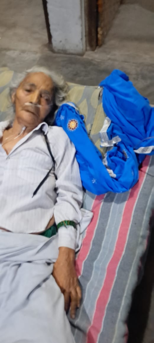 सामु0 स्वा0 केंद्र डौला के ब्लाक कार्यक्रम प्रबंधक श्री गोपाल राणा द्वारा #आयुष्मान_भारत_योजना के अंतर्गत ग्राम हिसाबदा जनपद बागपत की 83 वर्षीय वृद्ध  महिला की ईकेवाईसी कर 70+ श्रेणी के अंतर्गत आयुष्मान वय वंदना कार्ड बनाया गया. 
#PMJAY #abpmjay #AyushmanBharat #बागपत #ceosachis