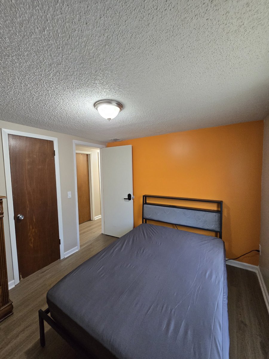 HiveMates's tweet photo. Room For Rent-Orange Park

Only one room left in this fully furnished shared home for just $159/week + fees.

Utilities &amp; Wi-Fi included
Shared bathroom
No lease commitment
Background check required

Apply today at https://t.co/kMyilVZZWP

#SmartSharedLiving https://t.co/wVTxuEZu7x