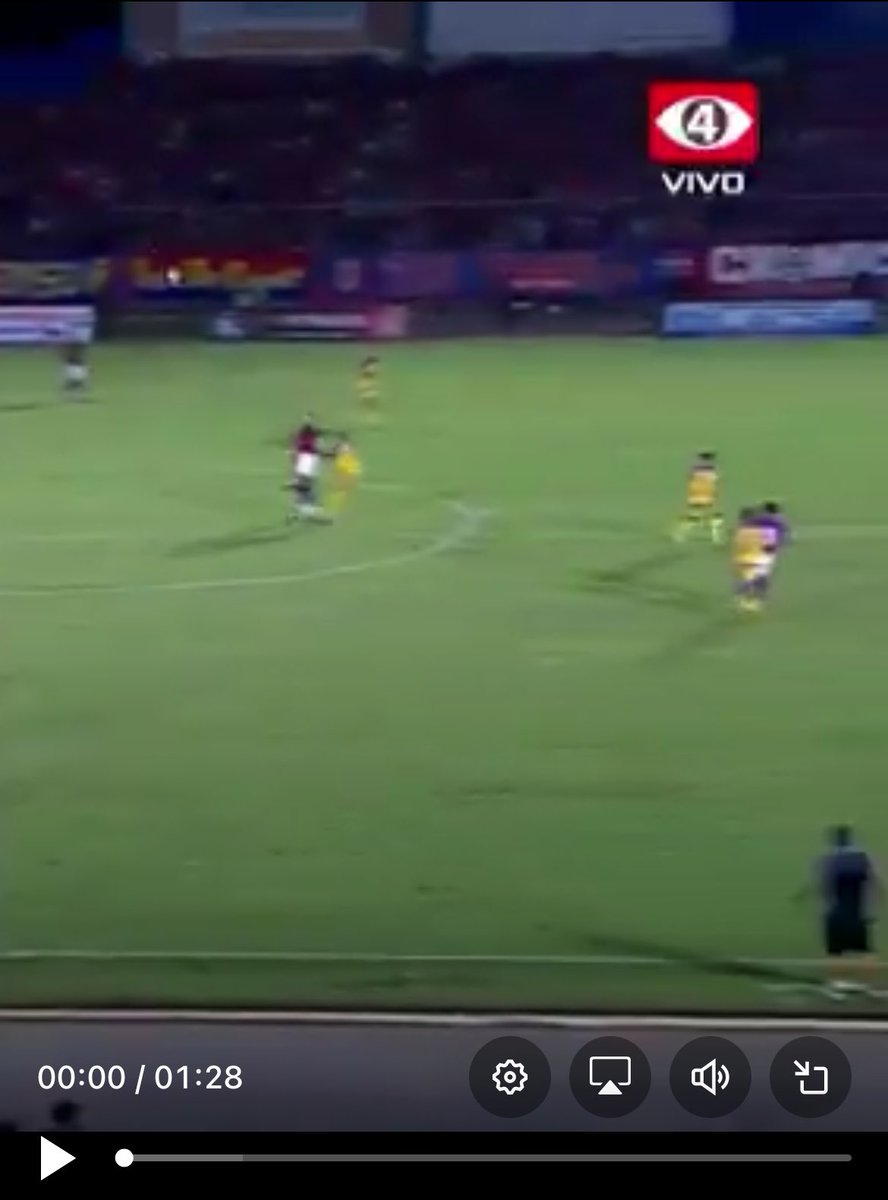 Alcarrer503's tweet photo. ¿Fuera de lugar en el gol de FAS? https://t.co/88Xmstet5P