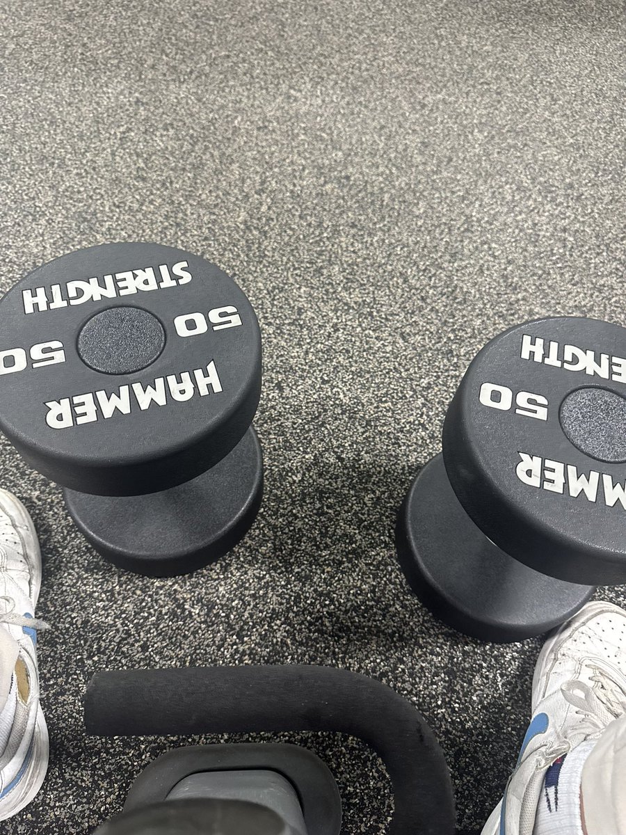 At the gym rn pumping some iron
