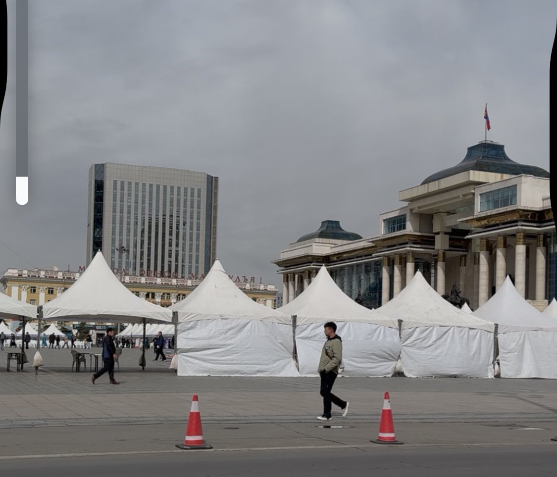 #ОгцрохАмархан 

☝️Шударга бусын эсрэг бат зогсож буй залуус бол ардчиллын дархлаа юм. 

☝️ Энэ удаад ардчиллын дархлаа руу халдахдаа эрдэм номыг ашиглажээ.

☝️Дархлаагүй нийгэм бол дарангуйллын илрэл гэж ном бичигт дүүрэн бичээстэй байгаа‼️

☝️Шударга ёс нэхсэн эрх чөлөөг